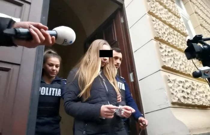 ---------Procesul-elevei-din-Bihor-care-i-a-njunghiat-pedagogul-continu-sub-acuzaia-de-tentativ-de-omor-calificat