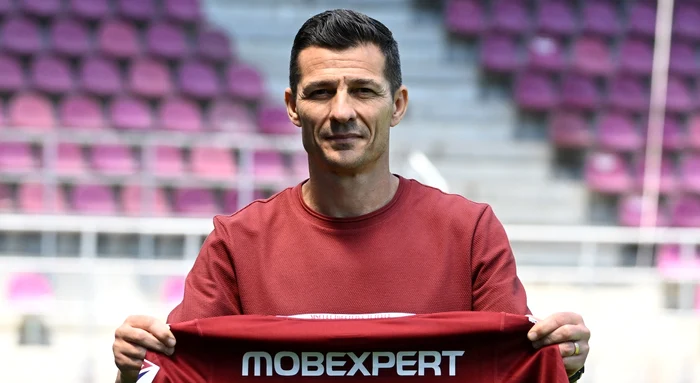 ---------Rapid-l-a-numit-antrenor-pe-Costel-Glc-Fostul-stelist-a-avut-un-fan-giuletean-n-familie