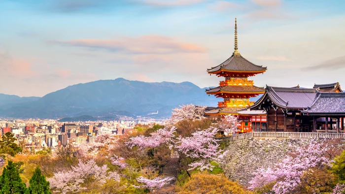 ---------Trend-nou-n-turism-romnii-tineri-prefer-Asia-n-locul-Europei-Japonia-destinaia-vedet