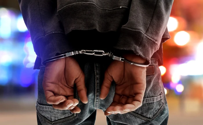 ---------Un-brbat-din-Cluj-mpucat-n-picior-i-a-ameninat-cu-un-cuit-pe-cei-doi-poliiti-chemai-la-un-scandal-conjugal