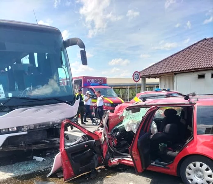 ---------Un-nou-accident-grav-cu-un-autocar-al-firmei-implicate-n-tragedia-de-pe-A2-Dou-persoane-au-murit