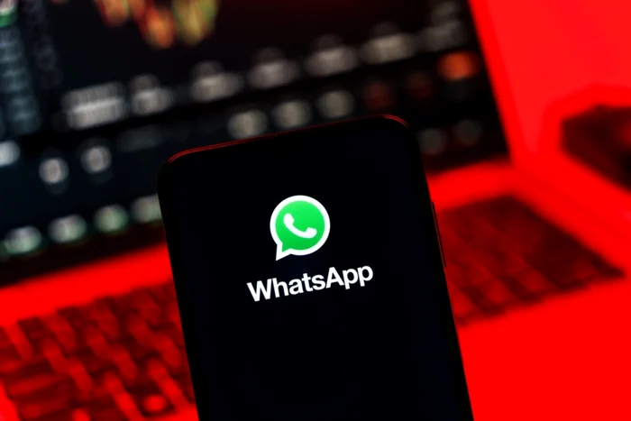 ---------Un-sfert-dintre-romni-i-caut-job-pe-Whatsapp-n-timpul-pauzei-de-mas