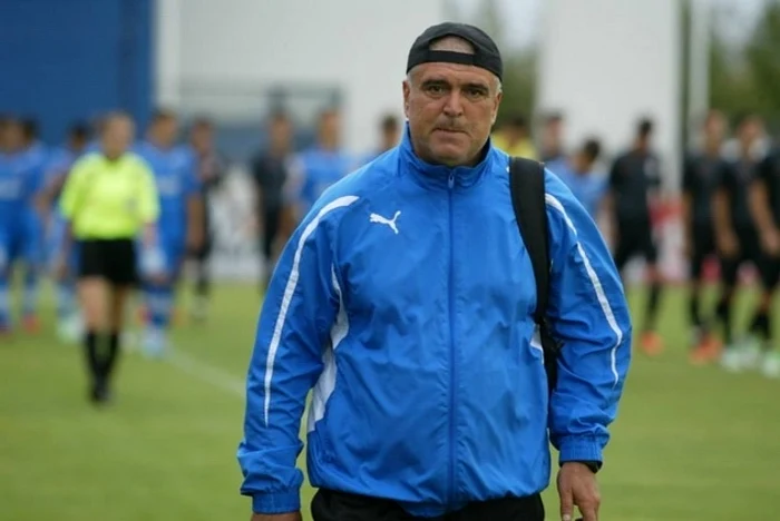 ---------Vasile-Mnil-fost-campion-cu-Universitatea-Craiova-a-ncetat-din-via-la-62-de-ani