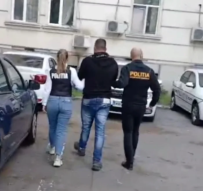 Video----------Crim-nfiortoare-n-Dolj-Patronul-unui-bar-a-btut-patru-ore-un-client-Victima-gsit-decedat-pe-strad