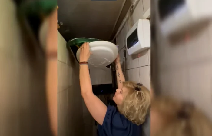 Video----------Dezastru-ntr-un-restaurant-indian-din-Constana-Un-colac-de-WC-era-depozitat-direct-pe-cuptorul-pentru-pizza