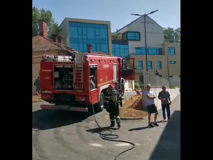 Video----------Incendiu-la-Secia-de-Psihiatrie-din-Cluj-Napoca-Aproximativ-20-de-persoane-evacuate