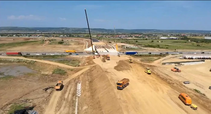 Video----------Primul-drum-expres-construit-integral-n-Romnia-aproape-de-finalizare-Sunt-mobilizai-peste-550-de-oameni--