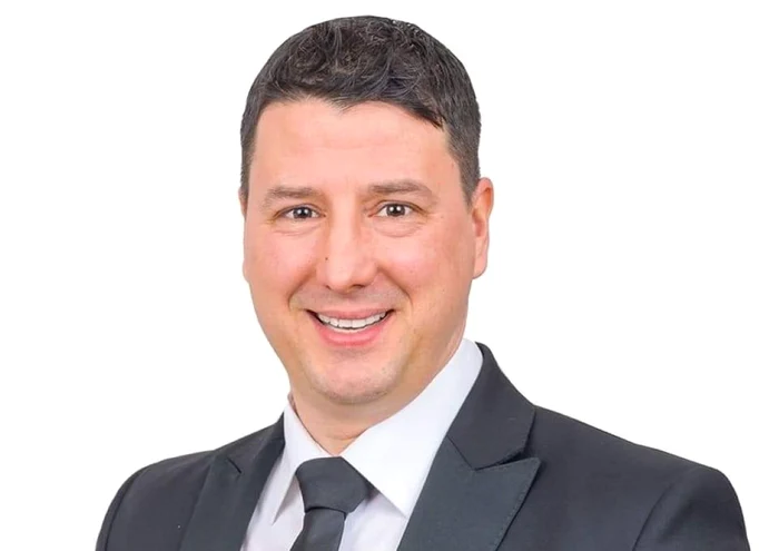 ---------nc-un-senator-demisionat-din-SOS-s-a-afiliat-la-grupul-parlamentar-al-PSD