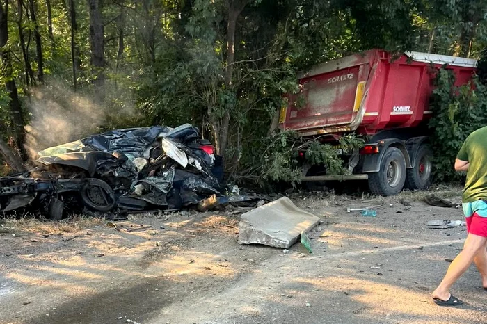 ---------Accident-grav-pe-Centura-Bucureti-Un-ofer-a-murit-dup-ce-o-basculant-a-intrat-pe-contrasens-Vehiculele-au-trecut-prin-parapei