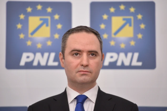 ---------Alexandru-Nazare-dup-ntlnirea-cu-angajaii-din-Ministerul-Finanelor-Nu-se-pune-problema-blocrii-plii-pensiilor-i-salariilor