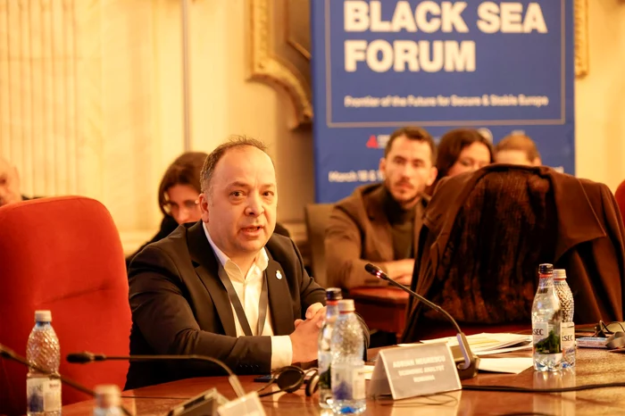 ---------Ameninrile-sindicalitilor-din-Finane-criticate-de-un-economist-S-spui-c-exist-riscul-neplii-pensiilor-i-salariilor-e-o-form-de-antaj-