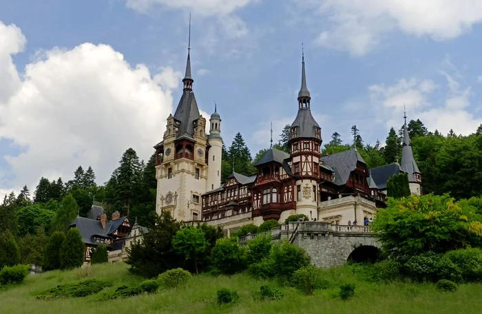 ---------Castelul-Pele-afectat-de-furtuna-care-a-lovit-Sinaia-Ministerul-Culturii-evalueaz-pagubele-produse