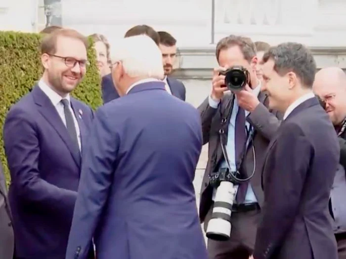 ---------Chiar-vorbesc-i-limba-Dominic-Fritz-explic-prezena-sa-n-delegaia-oficial-a-lui-Nicuor-Dan-la-vizita-de-stat-din-Germania