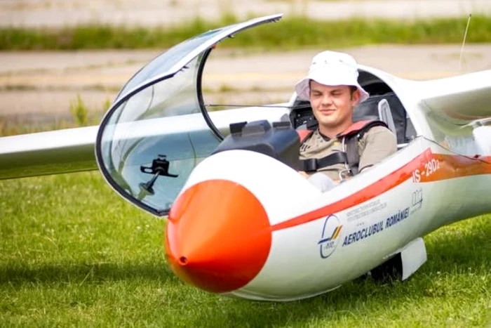 ---------Cine-este-tnrul-pilot-de-24-de-ani-care-a-murit-n-accidentul-de-planor-din-Olt