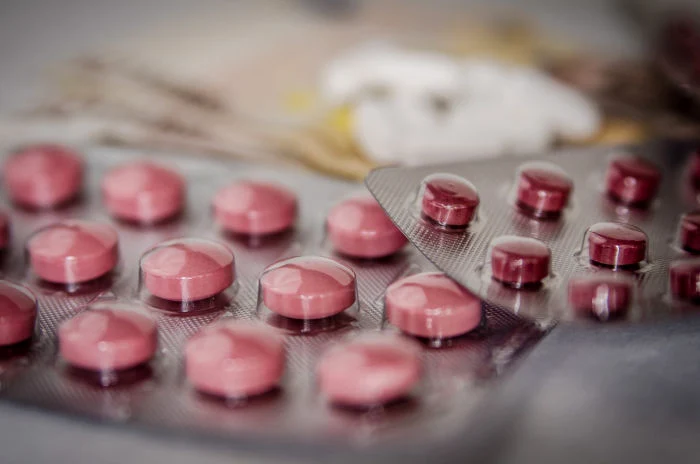---------Cumprau-medicamente-decontate-de-stat-de-la-bolnavi-grav-i-le-revindeau-pe-sume-enorme-Medici-farmaciti-i-intermediari-implicai