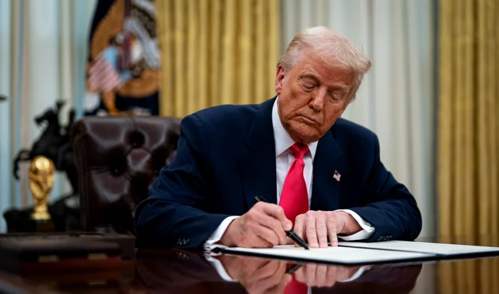 ---------Donald-Trump-scumpete-intrarea-n-parcurile-naionale-pentru-turitii-strini-Va-fi-America-First