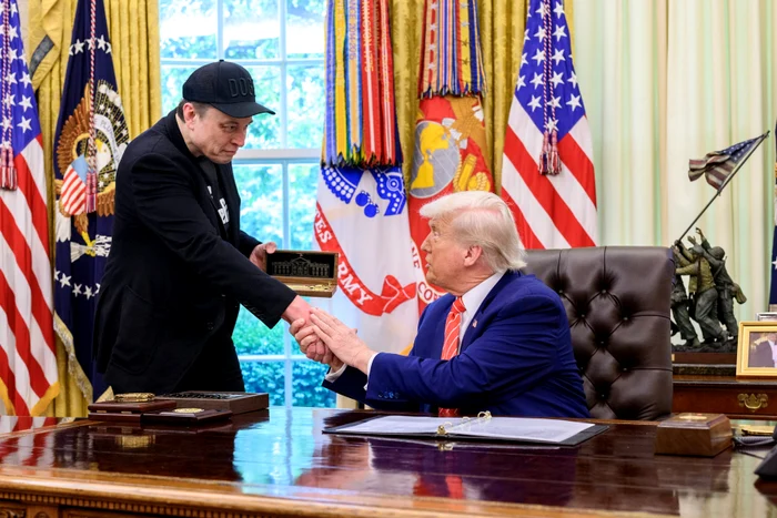 ---------Elon-Musk-vrea-lansarea-unui-nou-partid-politic-Trump-sugereaz-c-DOGE-ar-putea-fi-nevoit-s-se-ntoarc-i-s-l-mnnce-pe-Elon
