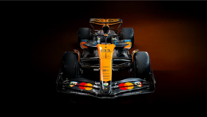 ---------F1-Maina-care-conduce-clasamentul-Formulei-1-n-2025-expus-n-acest-weekend-n-Piaa-Enescu