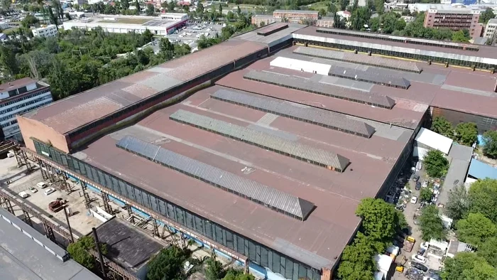 ---------Fosta-platform-FAUR-scoas-la-licitaie-Halele-industriale-gata-de-folosin