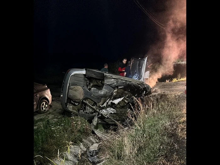 Foto----------Accident-tragic-ntr-o-localitate-din-Bihor-ntre-dou-autoturisme-O-persoan-a-murit-alta-este-n-stare-grav