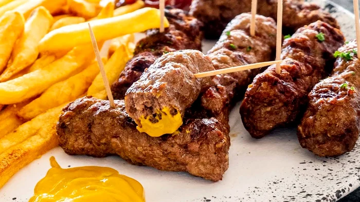 ---------Mici-cu-Salmonella-i-peti-cu-larve-de-Anisakis-descoperii-n-Buzu-Ce-amenzi-au-dat-inspectorii-veterinari