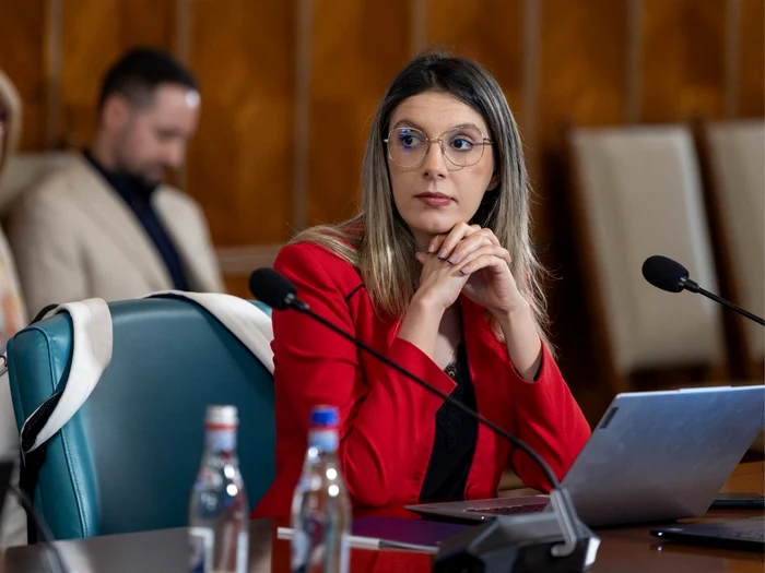 ---------Ministrul-Diana-Buzoianu-critic-dur-premiile-de-zeci-de-milioane-de-lei-de-la-Romsilva-Dar-reforma-e-inevitabil