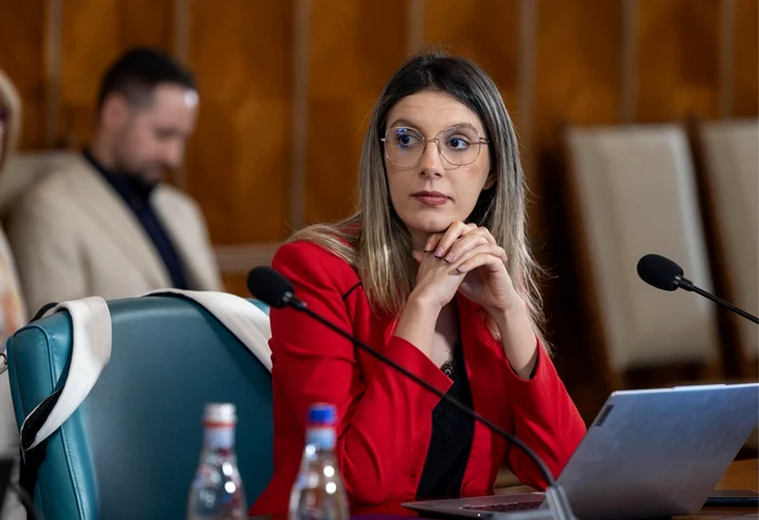 ---------Ministrul-Mediului-cere-fermierilor-din-Lunguleu-s-plteasc-pentru-ap--S-declare-exact-ct-iau