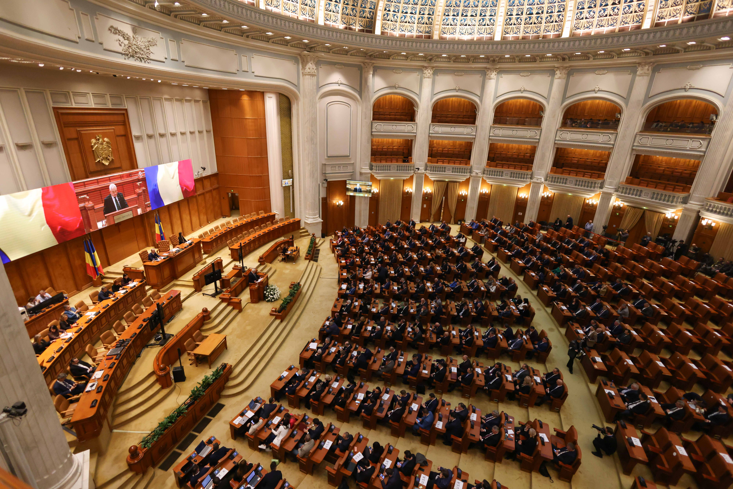---------Moiunea-de-cenzur-AUR-mpotriva-Guvernului-Bolojan-dezbtut-luni-n-Parlament-Coaliia-asigur-cvorumul-dar-nu-voteaz