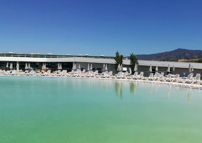 ---------Ne-a-frnt-inimile-Dram-ntr-o-familie-de-romni-din-Italia-fetia-lor-de-8-ani-a-murit-necat-n-piscina-unui-aquapark