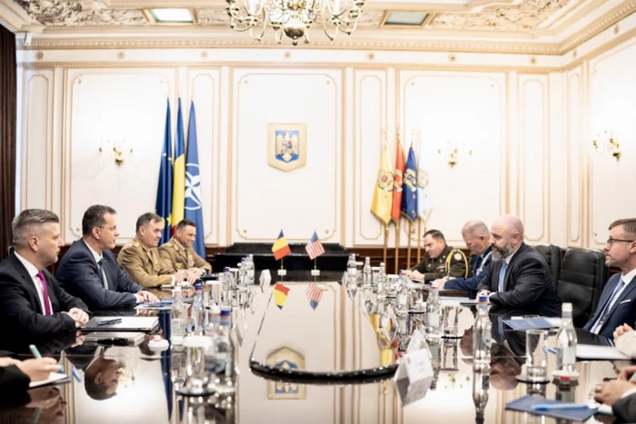 ---------O-delegaie-a-Departamentului-Aprrii-al-SUA-n-vizit-oficial-la-Bucureti-pentru-discuii-privind-securitatea-regional
