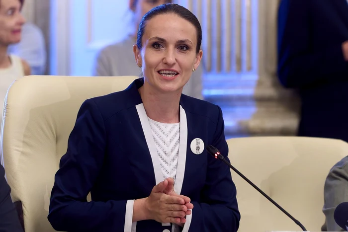 ---------Oana-oiu-ministrul-Afacerilor-Externe-Romnia-trebuie-s-ajung-n-programul-Visa-Waiver