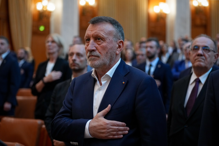 ---------PSD-amenin-din-nou-cu-ieirea-de-la-guvernare-Paul-Stnescu-Reformele-nu-se-fac-cu-teroare-administrativ