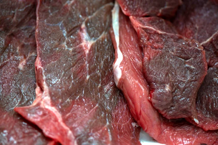 ---------Peste-o-ton-de-carne-posibil-infectat-cu-virusul-pestei-porcine-africane-scoas-de-la-vnzare