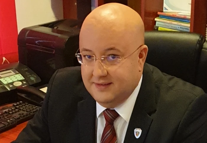 ---------Poate-ajunge-un-ministru-PNL-la-pucrie-Preedintele-CJ-Vlcea-are-und-verde-s-atace-hotrrea-Primriei-Rmnicului-care-permite-debranrile-de-la-Termoficare
