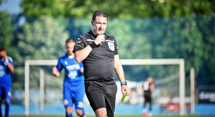 ---------Prea-grai-pentru-a-trecere-testele-Trei-arbitri-nu-au-putut-face-baremul-impus-la-probele-fizice-