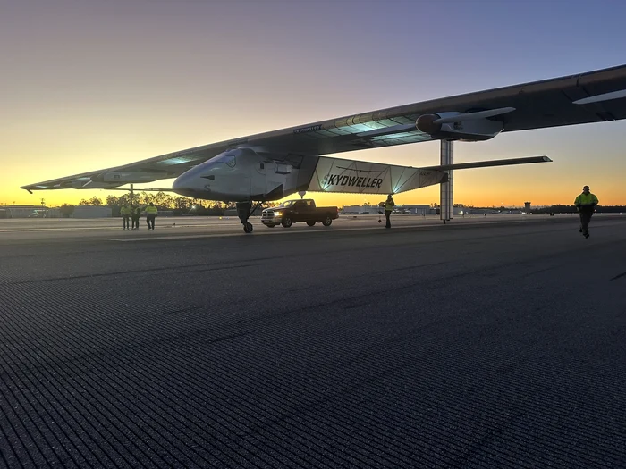 ---------Skydweller-drona-alimentat-cu-energie-solar-care-poate-zbura-timp-de-trei-luni-fr-aterizare-Este-mai-lat-dect-un-Boeing-747-i-de-160-de-ori-mai-uoar