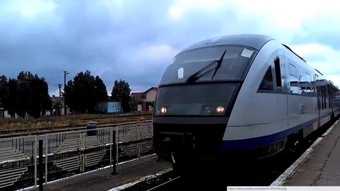 ---------Tren-n-care-se-aflau-90-de-persoane-cuprins-de-flcri-Ruta-pe-care-circula