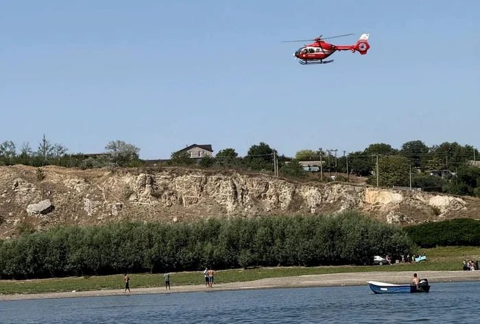 ---------Un-biat-de-14-ani-a-murit-necat-la-Hrova-Era-cu-prietenii-la-scldat