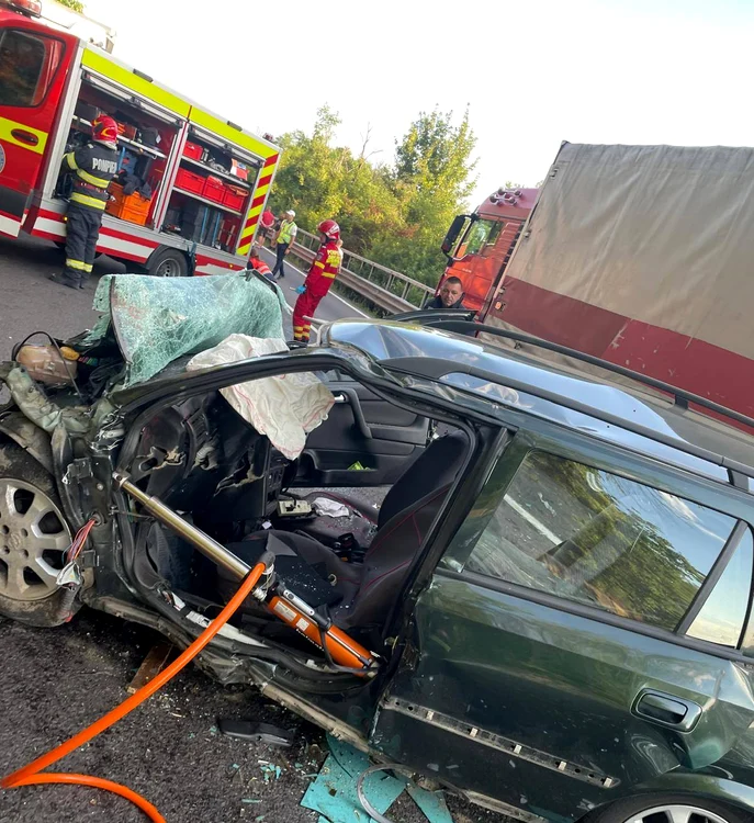 ---------Un-ofer-a-murit-ntr-un-grav-accident-pe-DN7--n-judeul-Vlcea