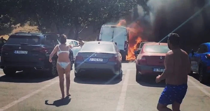 Video----------Dou-autoturisme-fcute-scrum-lng-plaja-Modern-din-Constana-O-persoan-a-suferit-arsuri