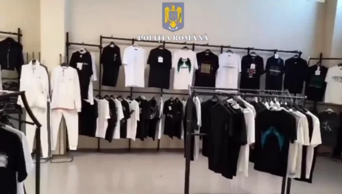 Video----------Percheziii-i-audieri-ntr-un-complex-comercial-din-Bucureti-Haine-nclminte-i-parfumuri-contrafcute-expuse-la-vnzare