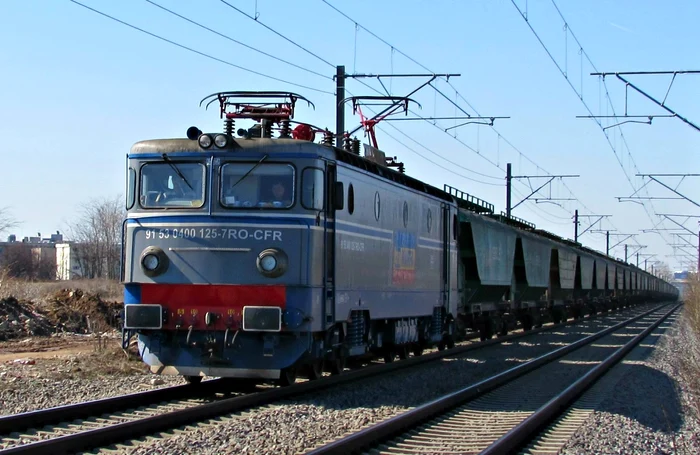 ---------Dou-vagoane-ale-unui-tren-de-marf-au-deraiat-pe-ruta-Constana---Mangalia-Trafic-feroviar-a-fost-reluat