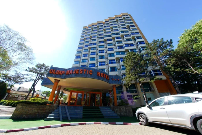---------Incendiu-ntr-un-hotel-din-Olimp-Turitii-au-fost-evacuai