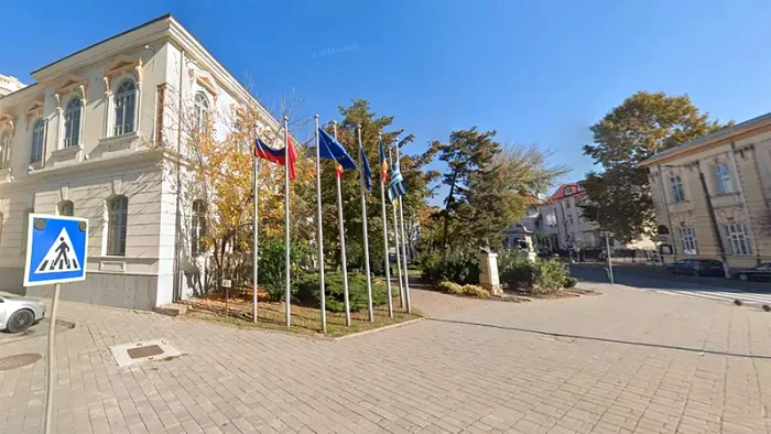 ---------Primria-Tulcea-arbora-drapelul-Rusiei-din-faa-unei-cldiri-publice-Ministrul-de-Externe-a-solicitat-ndeprtarea-steagului