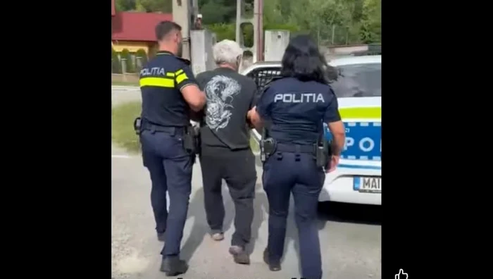 ---------Scene-ocante-n-Timi-Un-brbat-de-75-de-ani-a-fost-reinut-n-timp-ce-i-alerga-partenera-de-via-pe-strad-narmat-cu-un-cuit