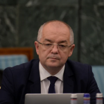 ---------Sporul-pentru-stat-pe-scaun-Suma-cerut-de-Emil-Boc-pentru-angajaii-primriei-n-plin-austeritate