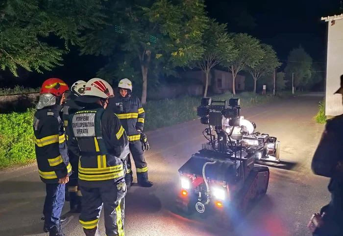 Video----------Incendiul-de-la-fabrica-de-armament-din-Cugir-a-fost-lichidat-Pompierii-intervin-n-continuare-pentru-nlturarea-pagubelor