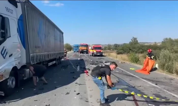 Video----------O-oferi-a-fost-gsit-carbonizat-ntr-o-main-care-s-a-ciocnit-cu-un-TIR-pe-centura-municipiului-Lugoj