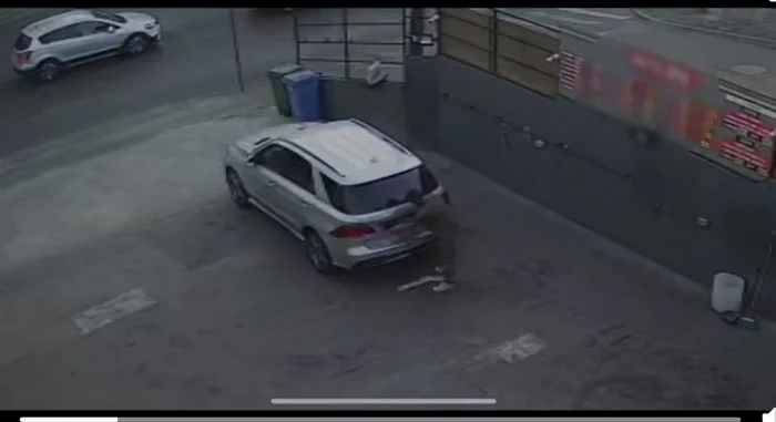 Video----------Un-brbat-a-furat-o-main-nenmatriculat-dintr-o-spltorie-la-care-fusese-angajat-i-s-a-plimbat-cu-ea-prin-Capital-dei-nu-avea-permis