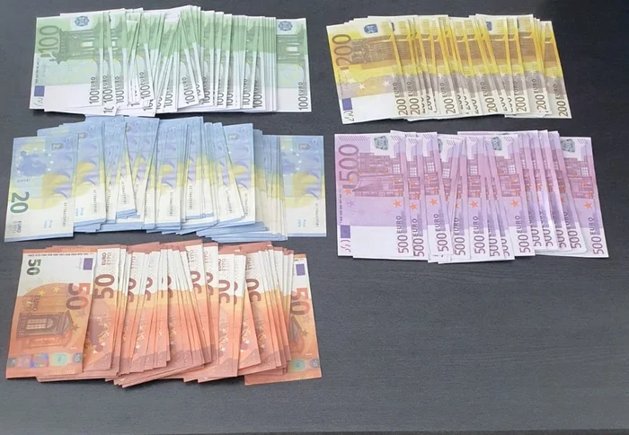 ---------Bancnote-false-de-peste-4-milioane-de-euro-descoperite-n-mai-multe-magazine-din-Vrancea
